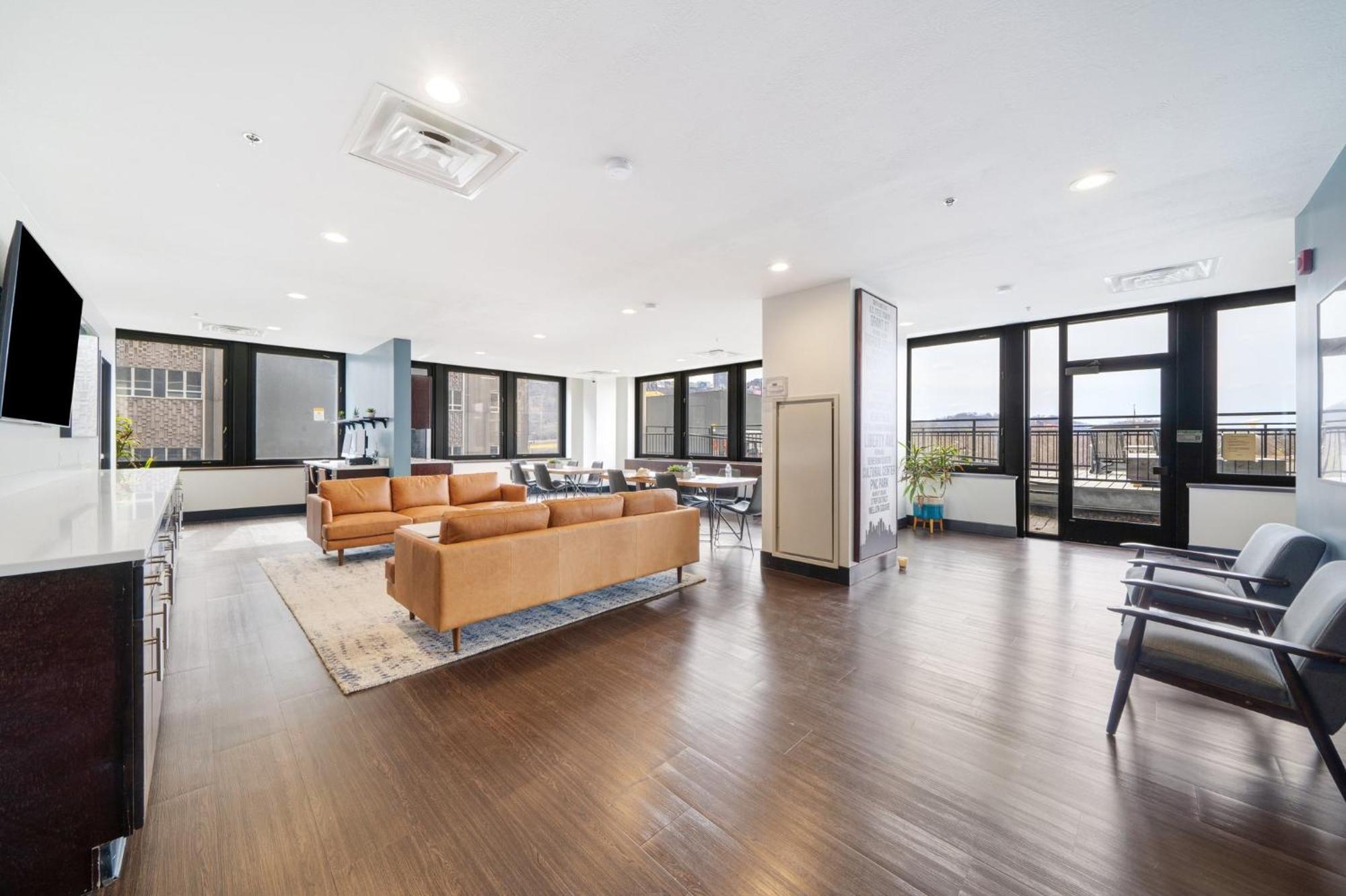 شقة Vibrant Luxury Prime Location 24-7 Onsite Parking Gym Lounge بيتسبرغ المظهر الخارجي الصورة